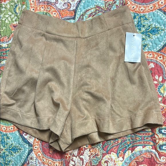 High Waist Tan Shorts with Flared Fit and Pleats - Picture 1 of 8